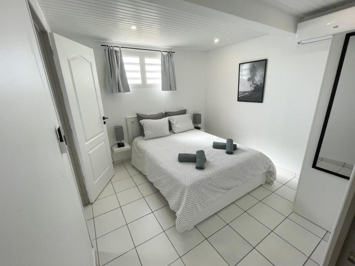 Ferienwohnung Chez Rey Riviere-Salee Exterior foto